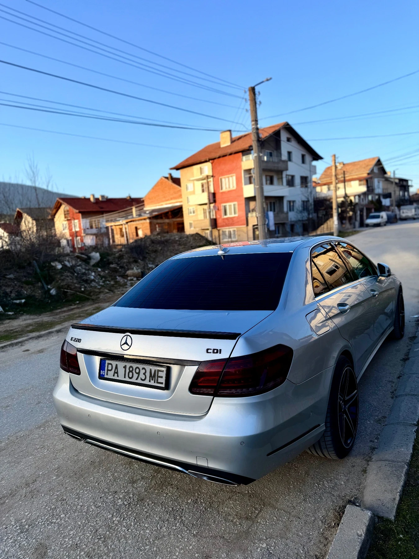 Mercedes-Benz E 220, снимка 2 - Автомобили и джипове - 53869956