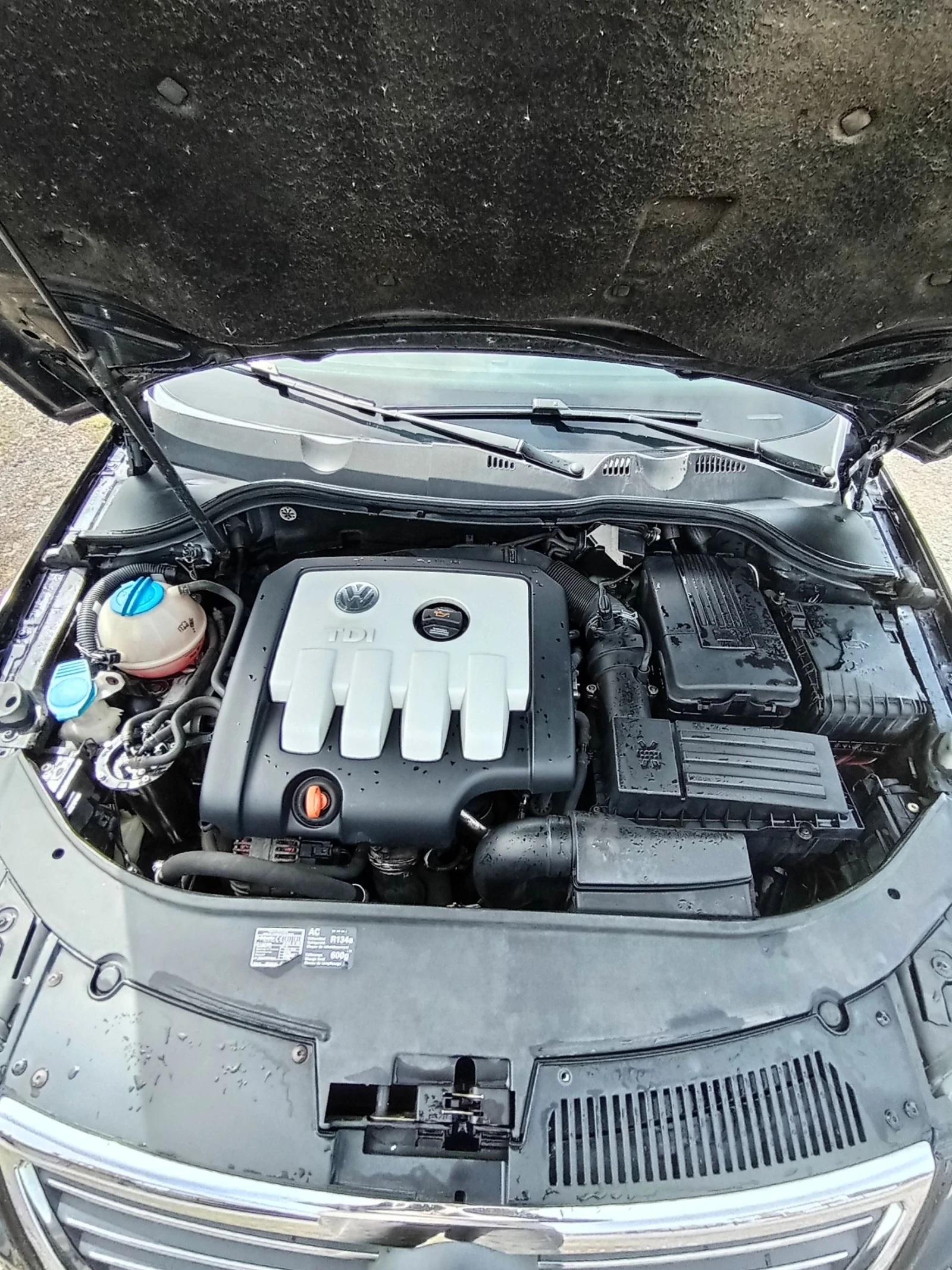 VW Passat 2.0 TDI, снимка 5 - Автомобили и джипове - 54239610