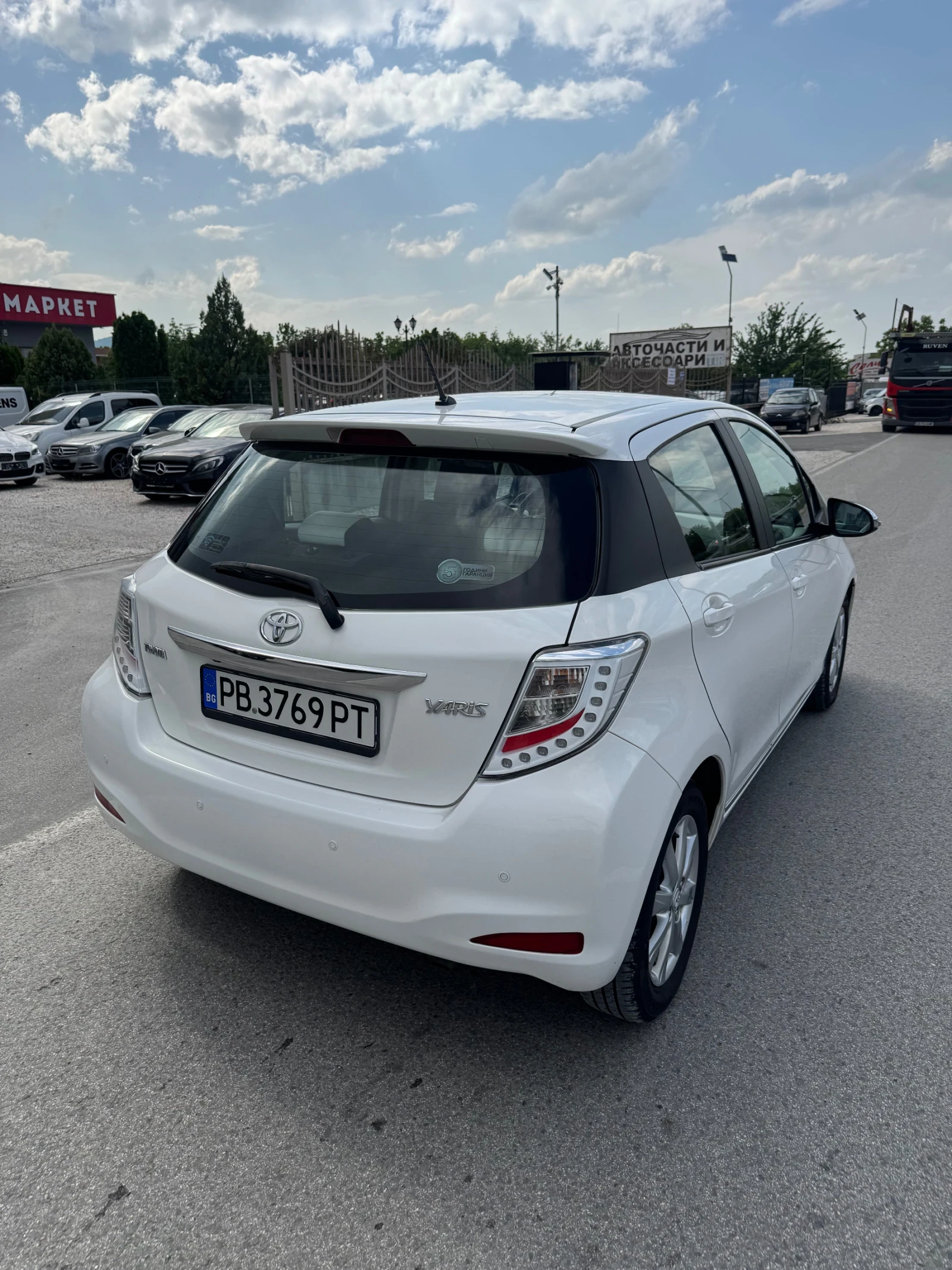 Toyota Yaris 1.33 АВТОМАТИК, снимка 4 - Автомобили и джипове - 54509059