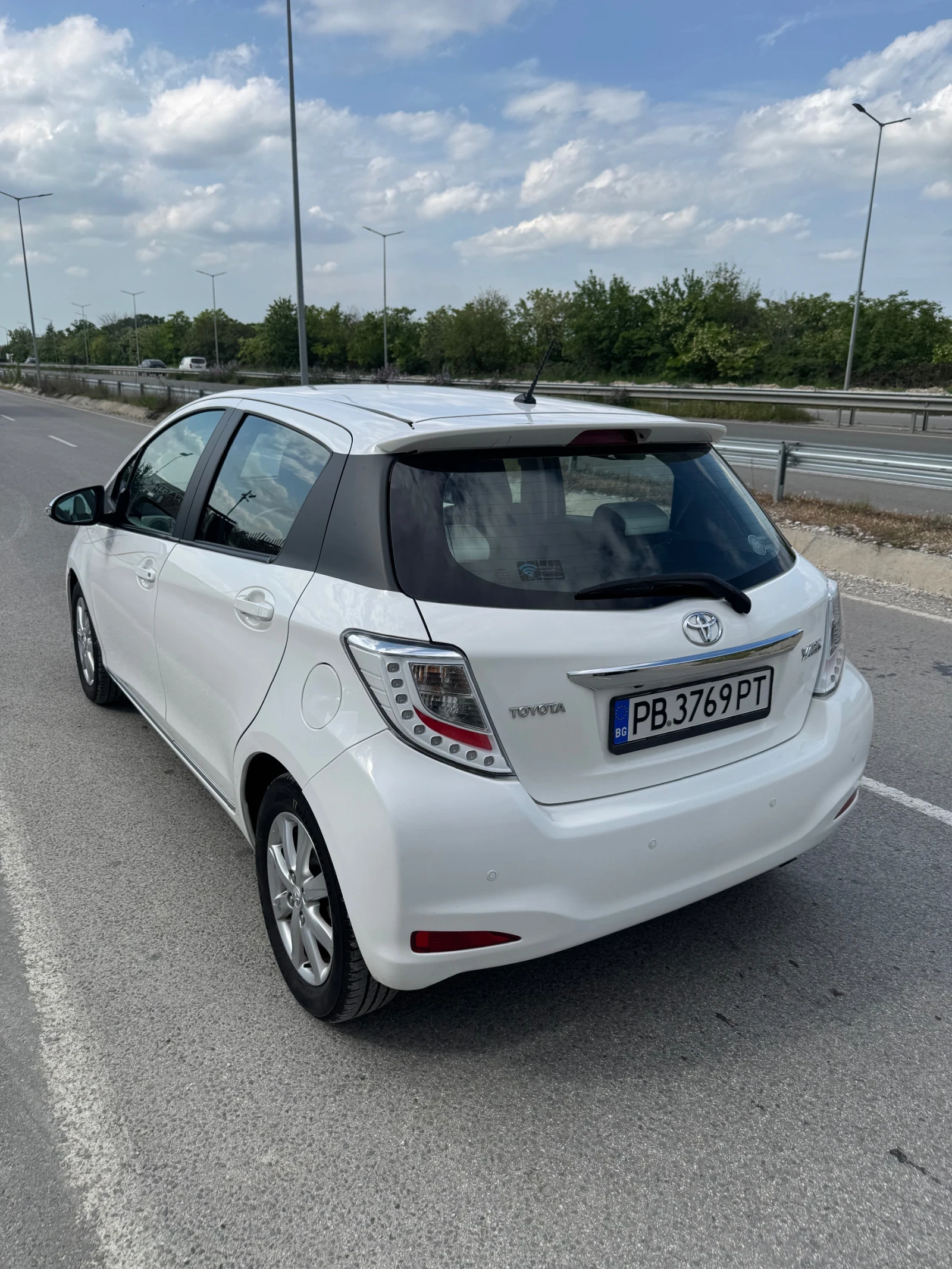 Toyota Yaris 1.33 АВТОМАТИК, снимка 6 - Автомобили и джипове - 54509059