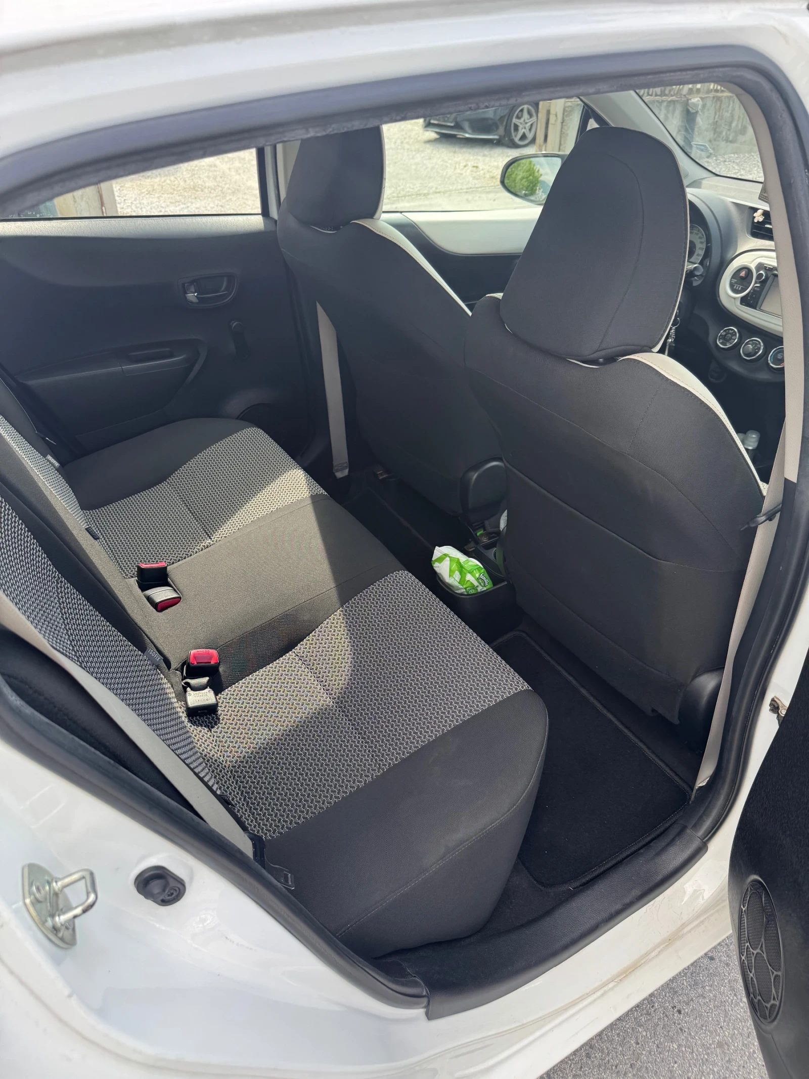 Toyota Yaris 1.33 АВТОМАТИК, снимка 13 - Автомобили и джипове - 54509059