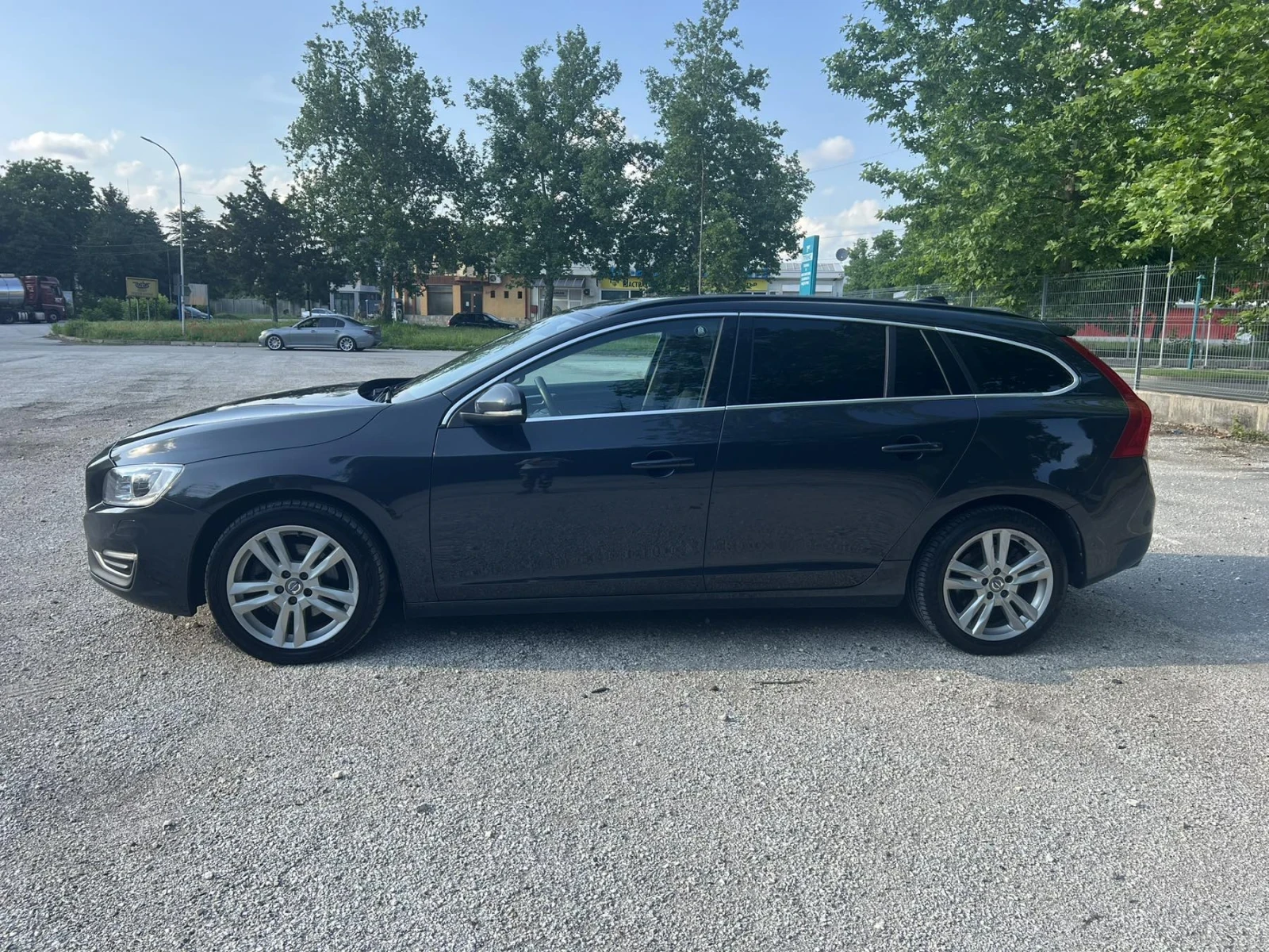 Volvo V60 MOMENTUM 2.0, 191к.с.AUTOMAT, снимка 3 - Автомобили и джипове - 54898203