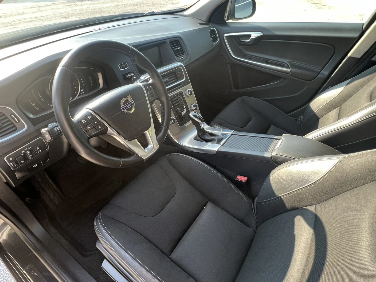 Volvo V60 MOMENTUM 2.0, 191к.с.AUTOMAT, снимка 10 - Автомобили и джипове - 54898203