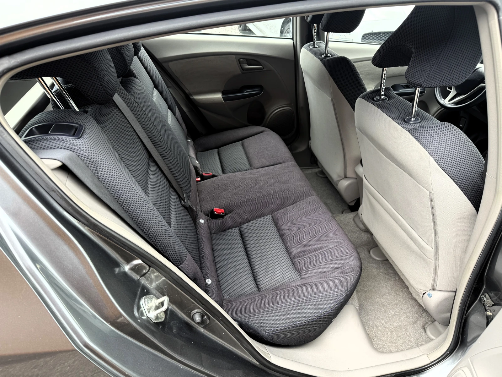 Honda Insight 1.3 hybrid/elegance, снимка 11 - Автомобили и джипове - 55120242