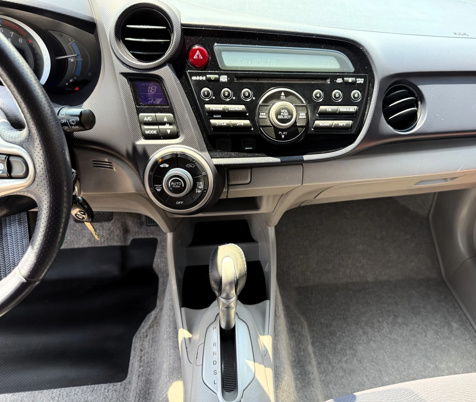 Honda Insight 1.3 hybrid/elegance, снимка 9 - Автомобили и джипове - 55120242