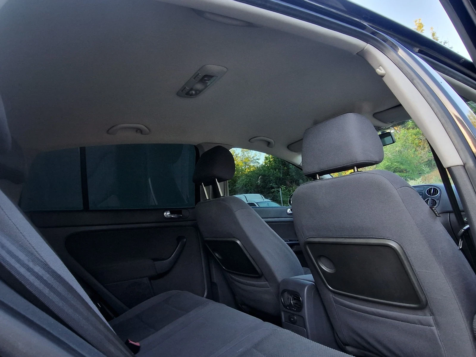VW Golf 1.9TDI 105к.с., снимка 11 - Автомобили и джипове - 55411406