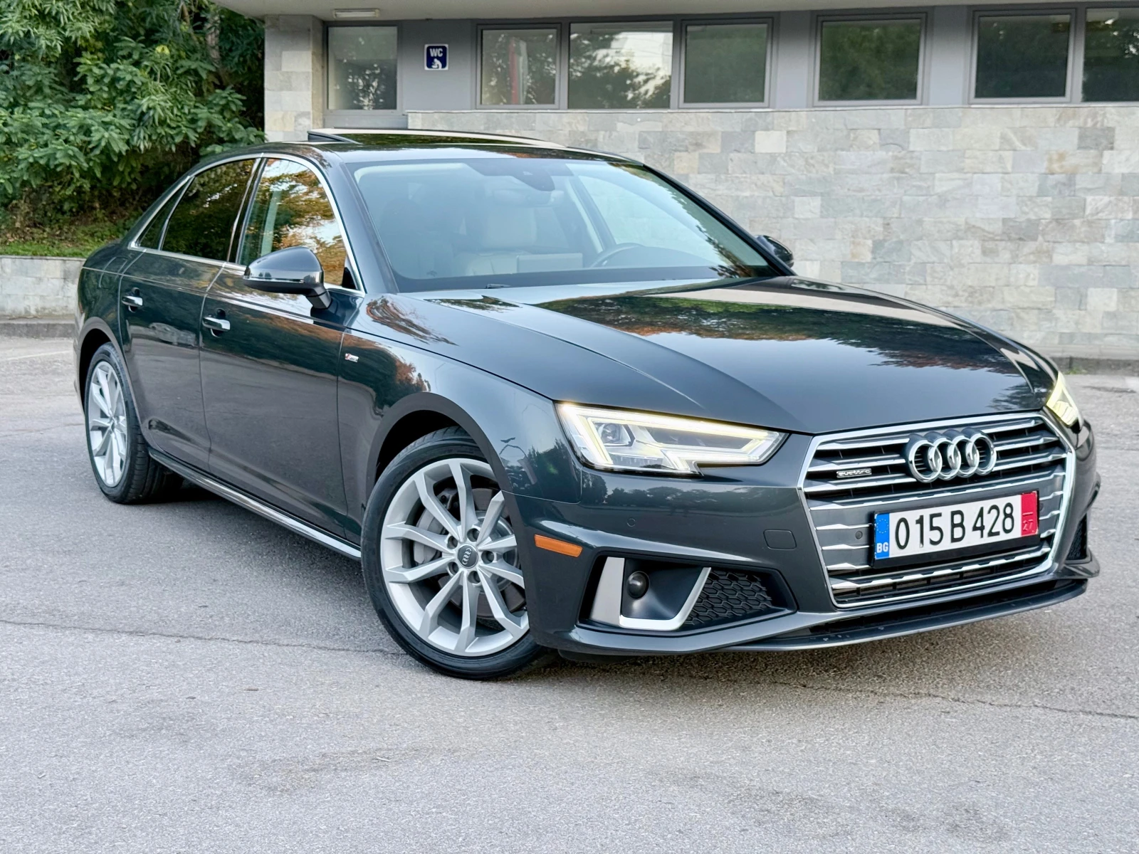 Audi A4 2.0TFSI* S-Line* quattro* Full-Led* Digital-Cocpit, снимка 5 - Автомобили и джипове - 55829807