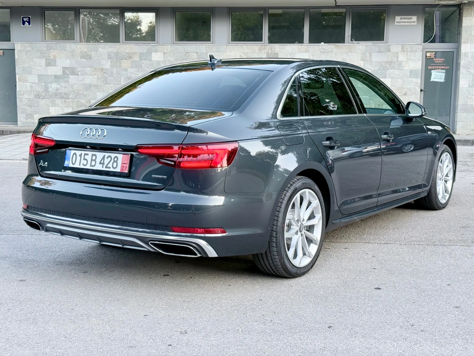 Audi A4 2.0TFSI* S-Line* quattro* Full-Led* Digital-Cocpit, снимка 4 - Автомобили и джипове - 55829807
