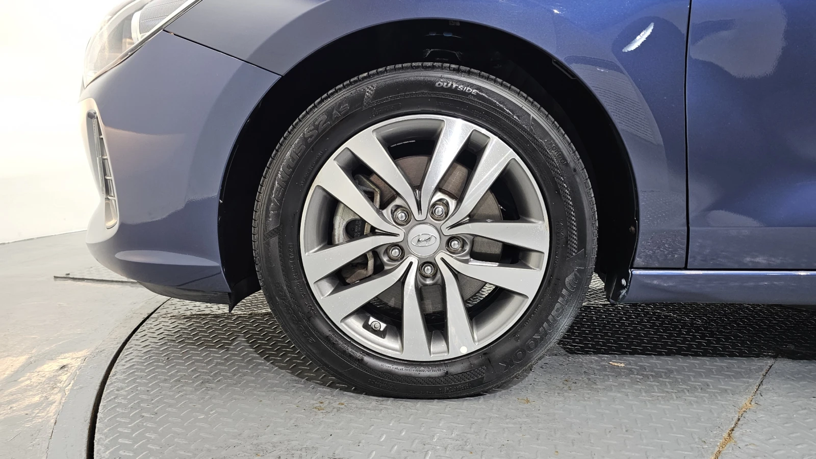 Hyundai I30 1.4T Style* BLIND SPOT* ПОДГРЕВ ВОЛАН* КРАЙНА ЦЕНА, снимка 5 - Автомобили и джипове - 56133492