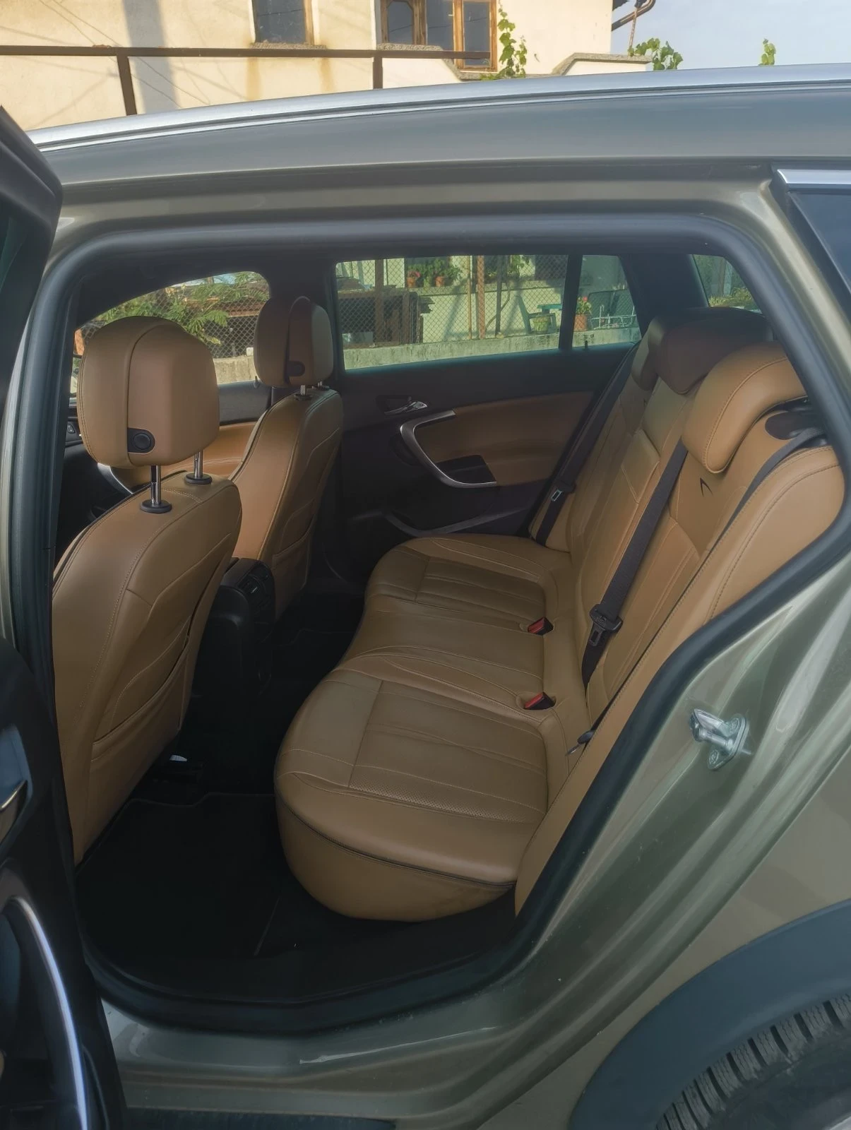Opel Insignia, снимка 9 - Автомобили и джипове - 56150342