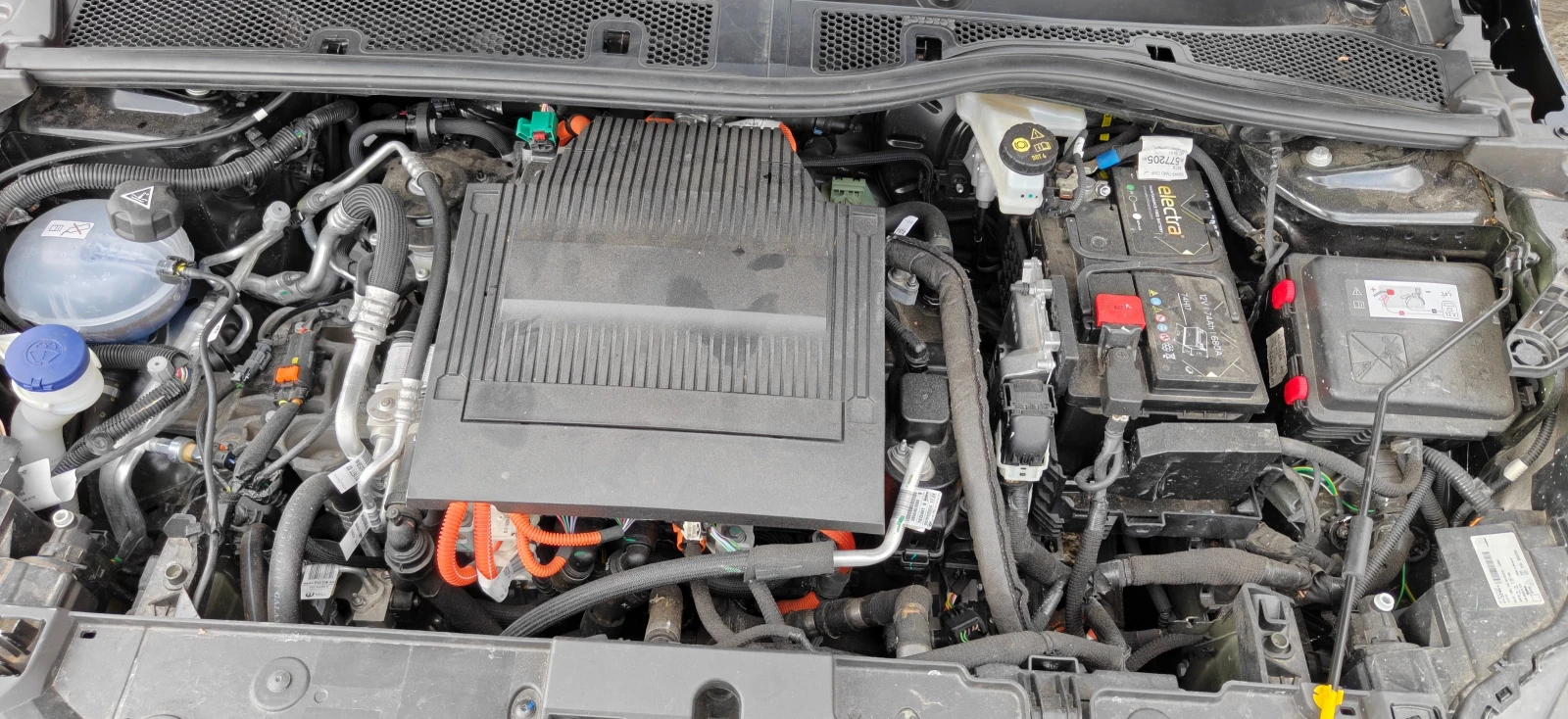 Peugeot 208 50Kw-50хил-25г, снимка 15 - Автомобили и джипове - 56256675