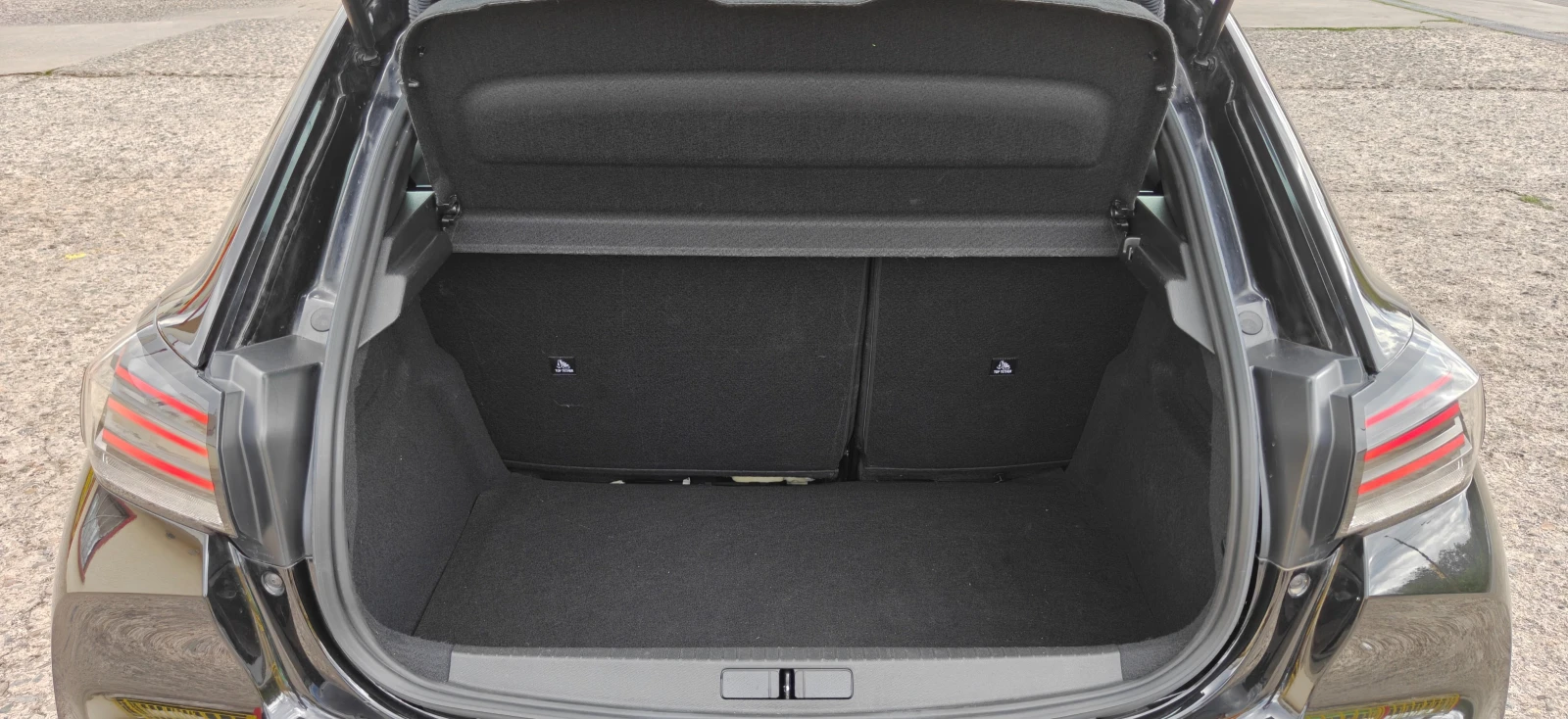 Peugeot 208 50Kw-50хил-25г, снимка 14 - Автомобили и джипове - 56256675