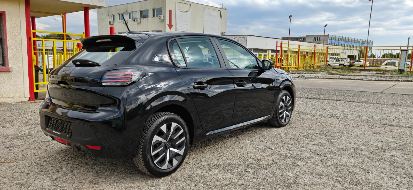 Peugeot 208 50Kw-50хил-25г, снимка 7 - Автомобили и джипове - 56256675
