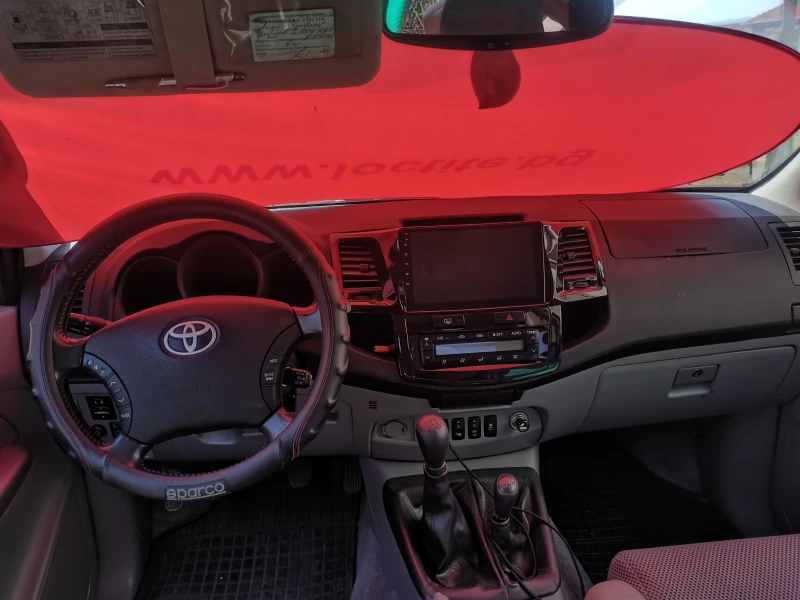 Toyota Hilux, снимка 14 - Автомобили и джипове - 48489957