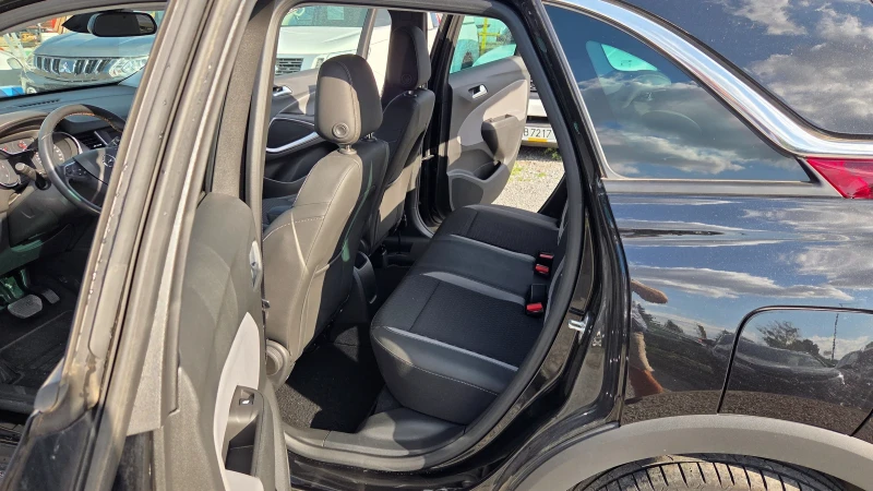 Opel Crossland X 1.5d AUT. !!!11200km!!!, снимка 10 - Автомобили и джипове - 51525816