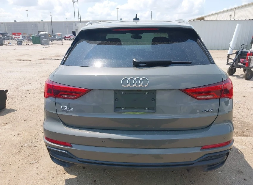 Audi Q3 Premium S-Line* Диг.табло* Дистроник* Пано*  - изображение 4