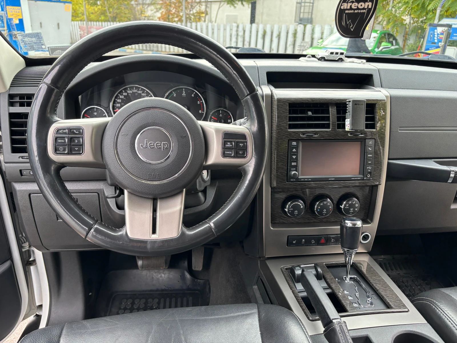 Jeep Cherokee  (KK) 2.8 CRD 4x4 (147 kw / 200 k.c) - изображение 8