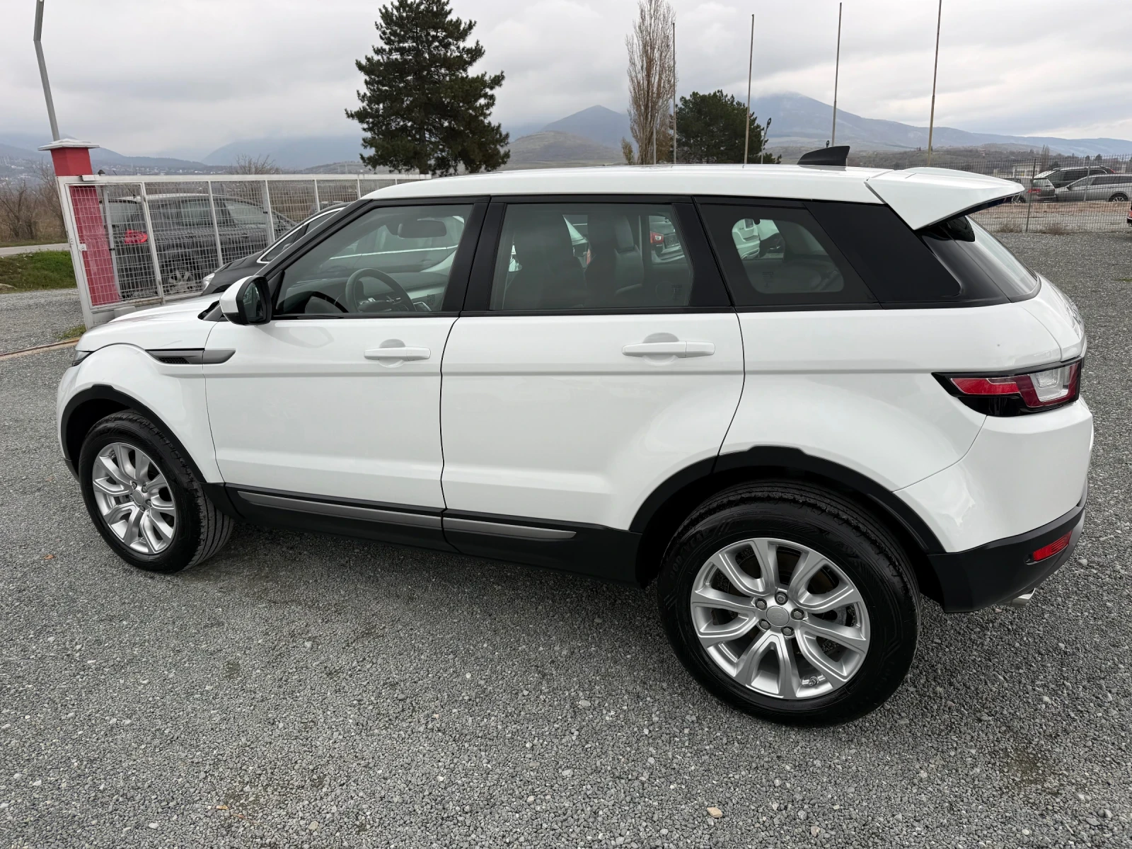 Land Rover Range Rover Evoque (KATO НОВА)^(4x4) - изображение 9