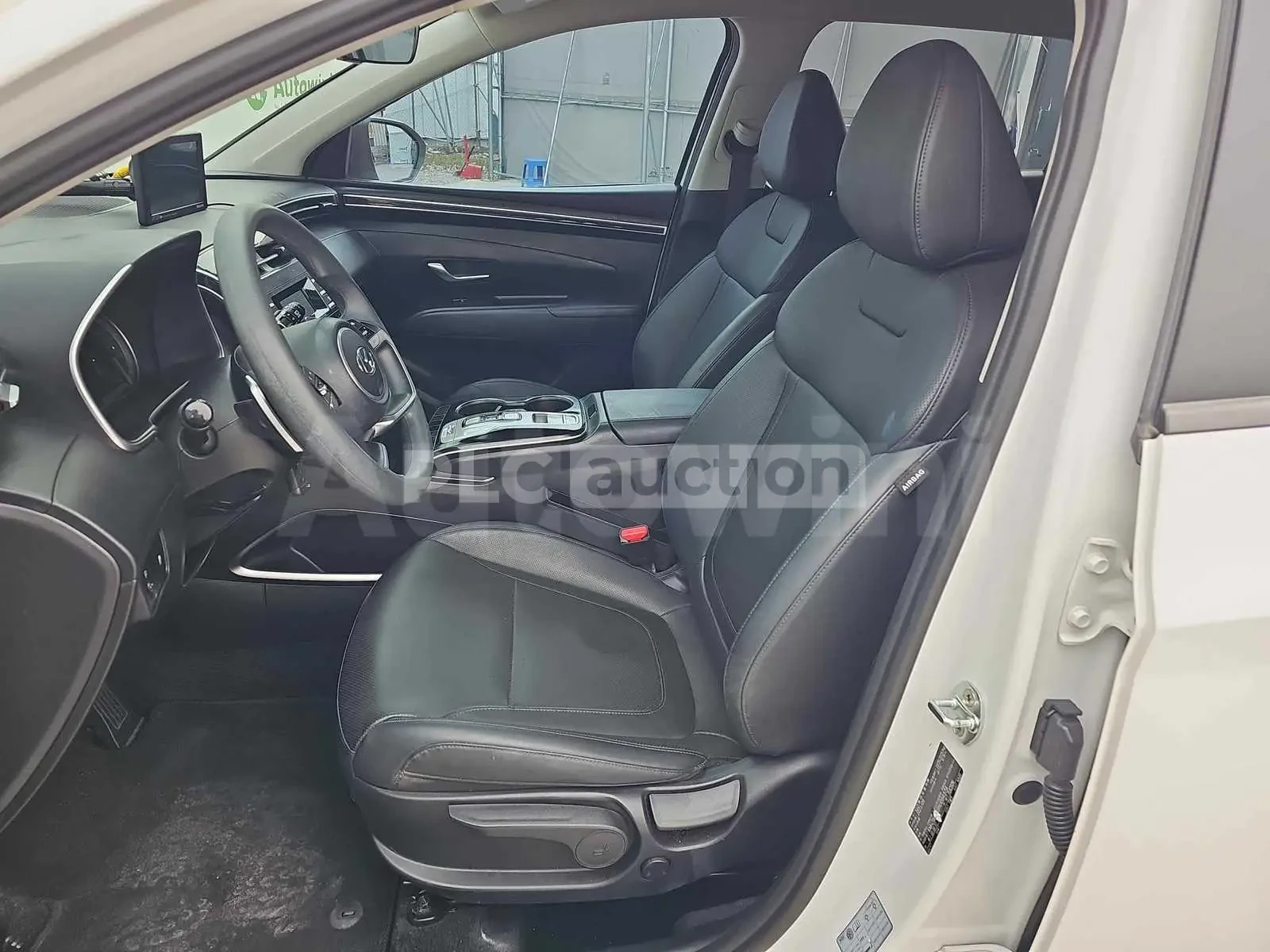Hyundai Tucson ПОДГРЕВИ * ДВА КЛЮЧА * , снимка 12 - Автомобили и джипове - 54285797