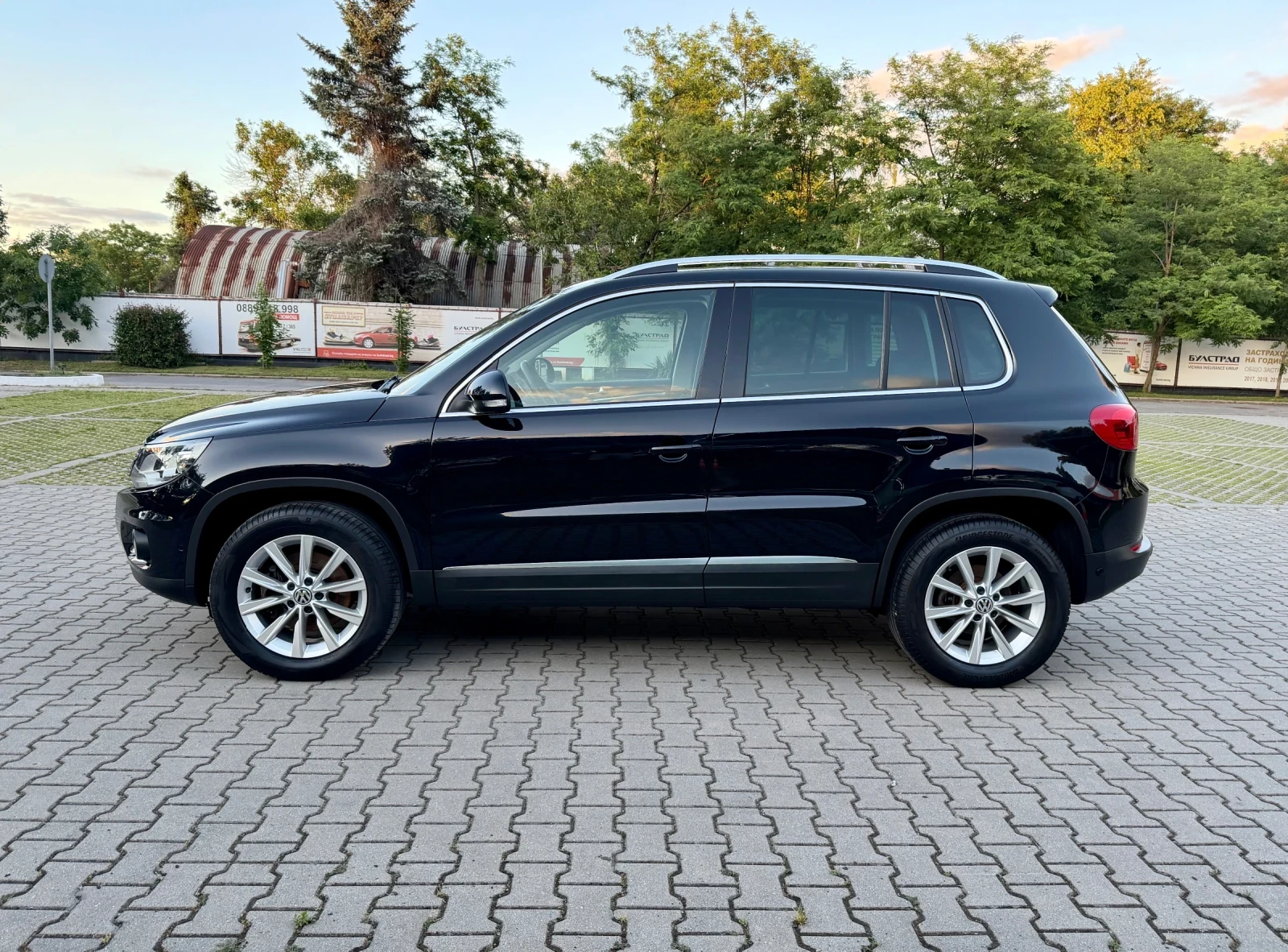 VW Tiguan 2.0 TSI 4 Motion  * Ръчни Скорости * 163629 км., снимка 2 - Автомобили и джипове - 54438147