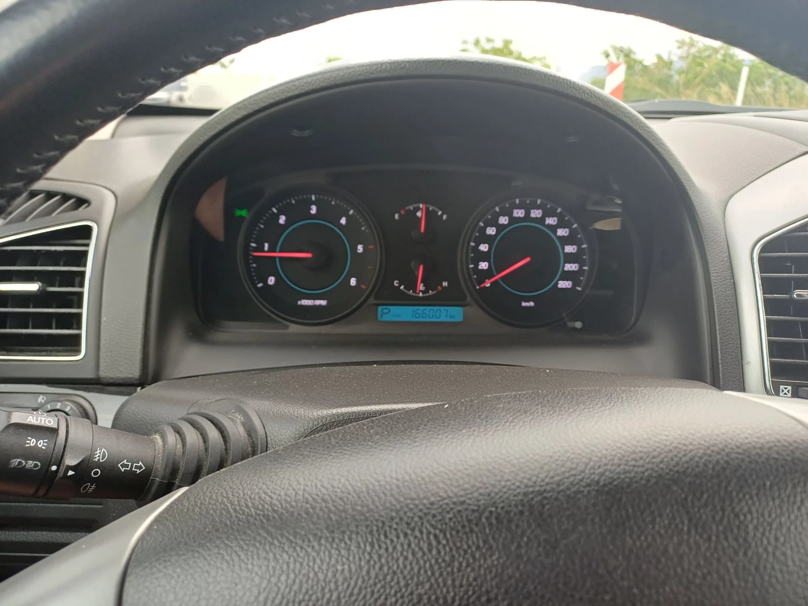 Chevrolet Captiva 2.2 184к.с 4?4 автомат, снимка 9 - Автомобили и джипове - 55379518