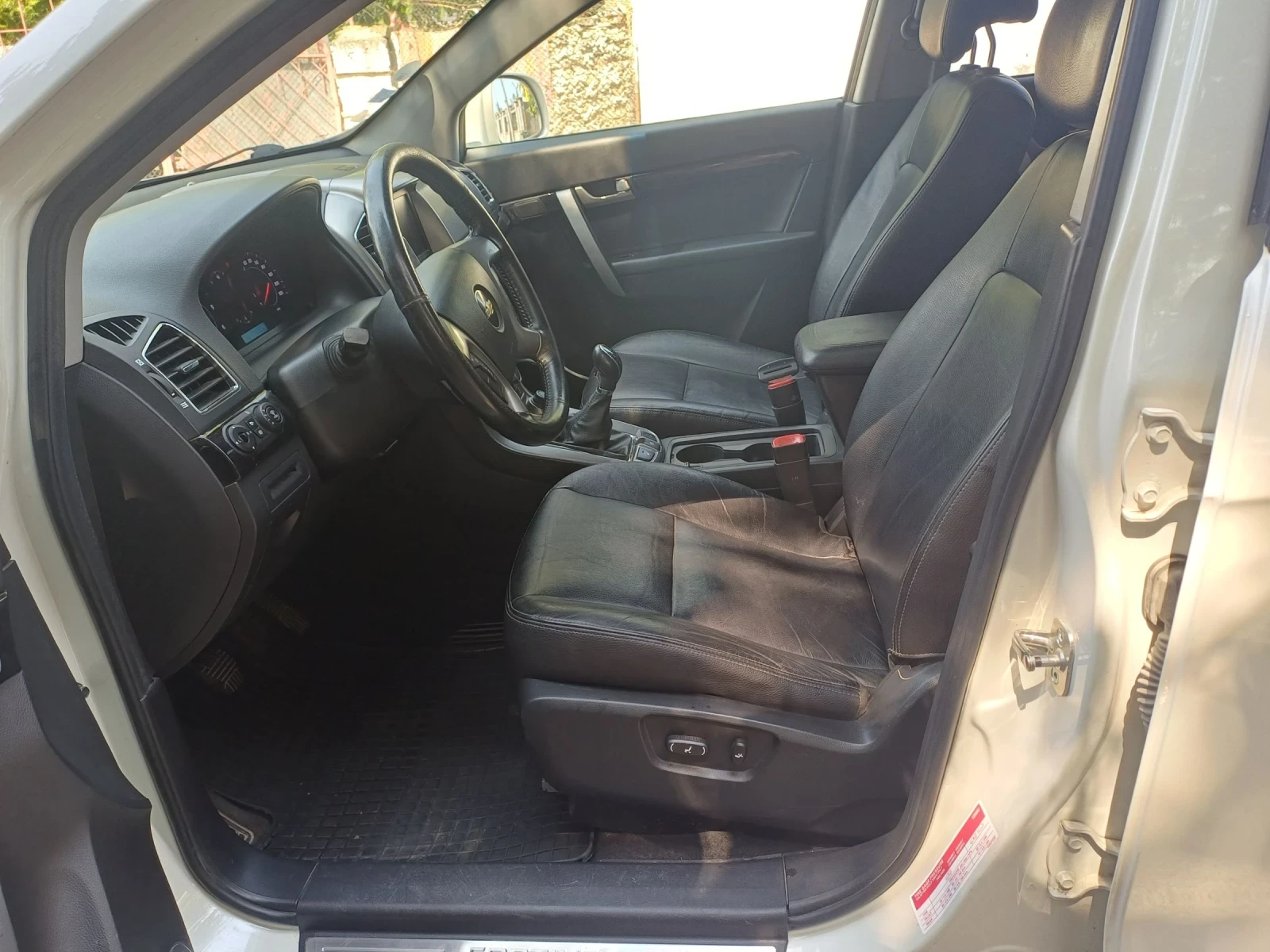 Chevrolet Captiva 2.2 184 к.с   ръчна кутия, снимка 11 - Автомобили и джипове - 55777724