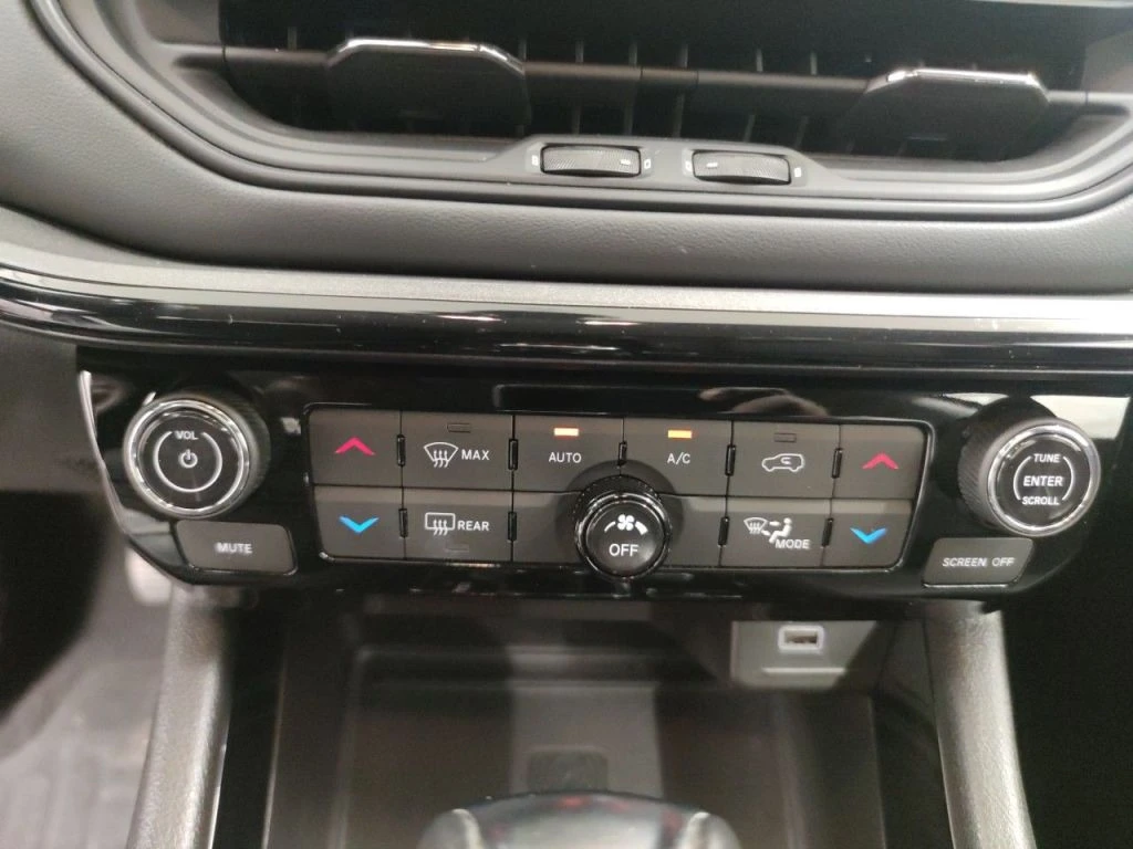 Jeep Compass 1.3 Turbo 4x4 Leather Navi, снимка 15 - Автомобили и джипове - 56207530