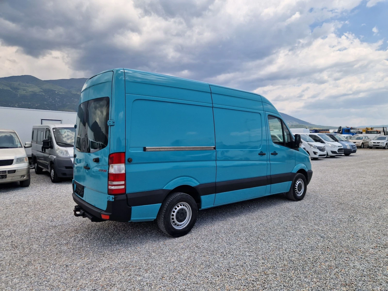 Mercedes-Benz Sprinter 318 3.0 V6 180 PS - изображение 4