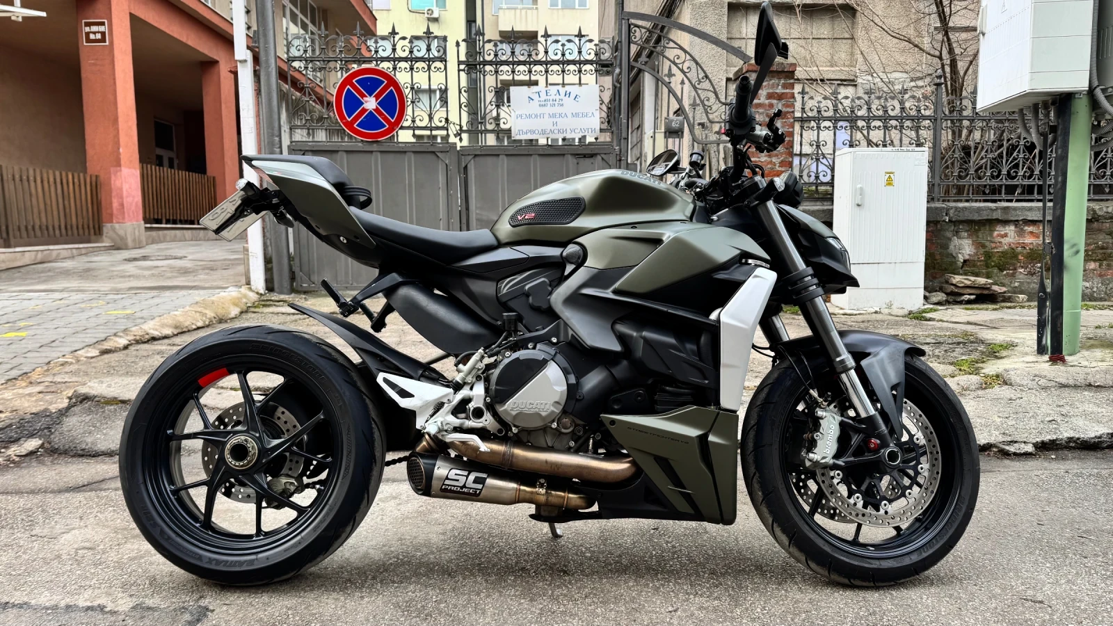 Ducati Streetfighter V2, снимка 1