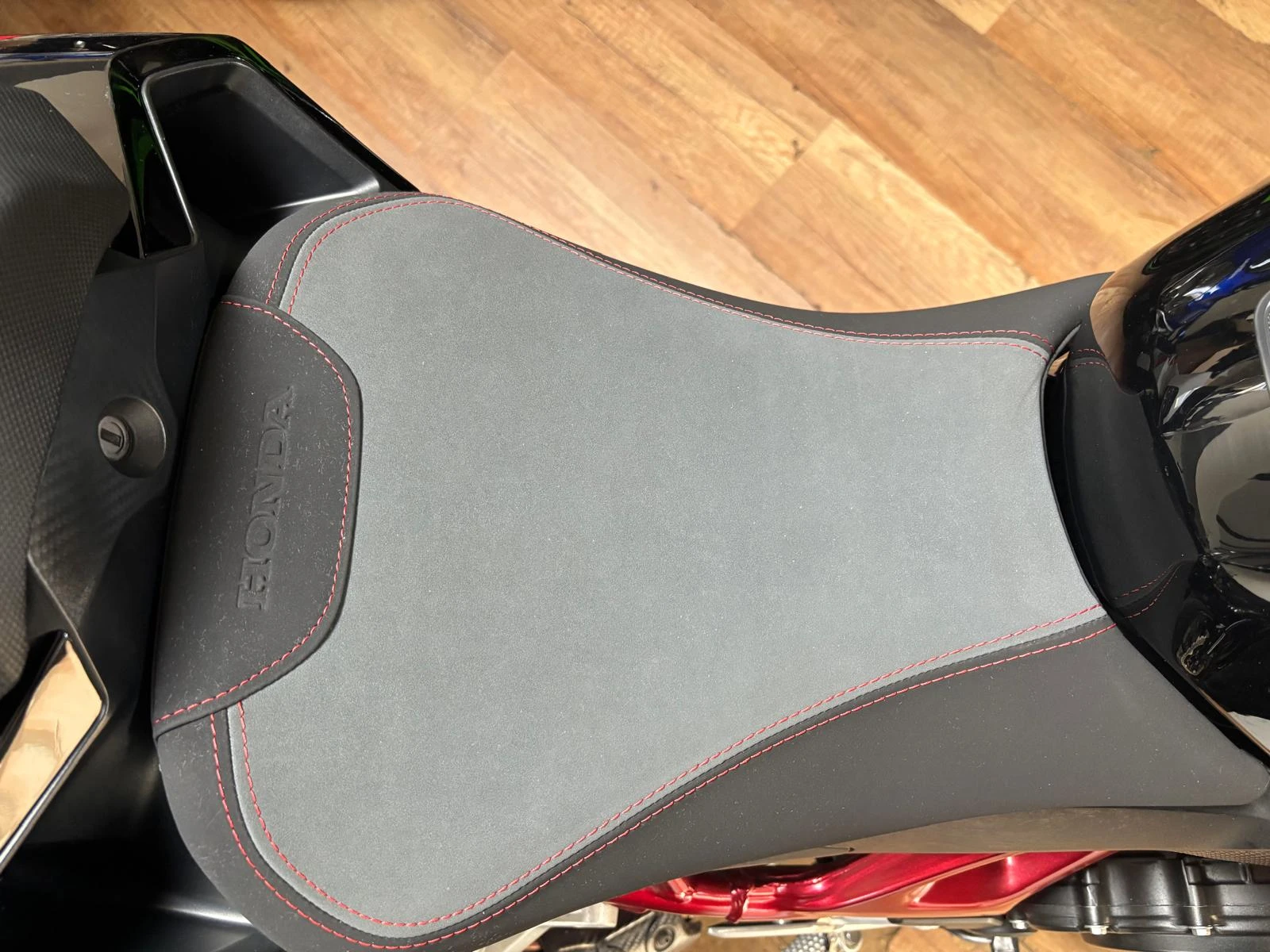 Honda Hornet 750 - изображение 7