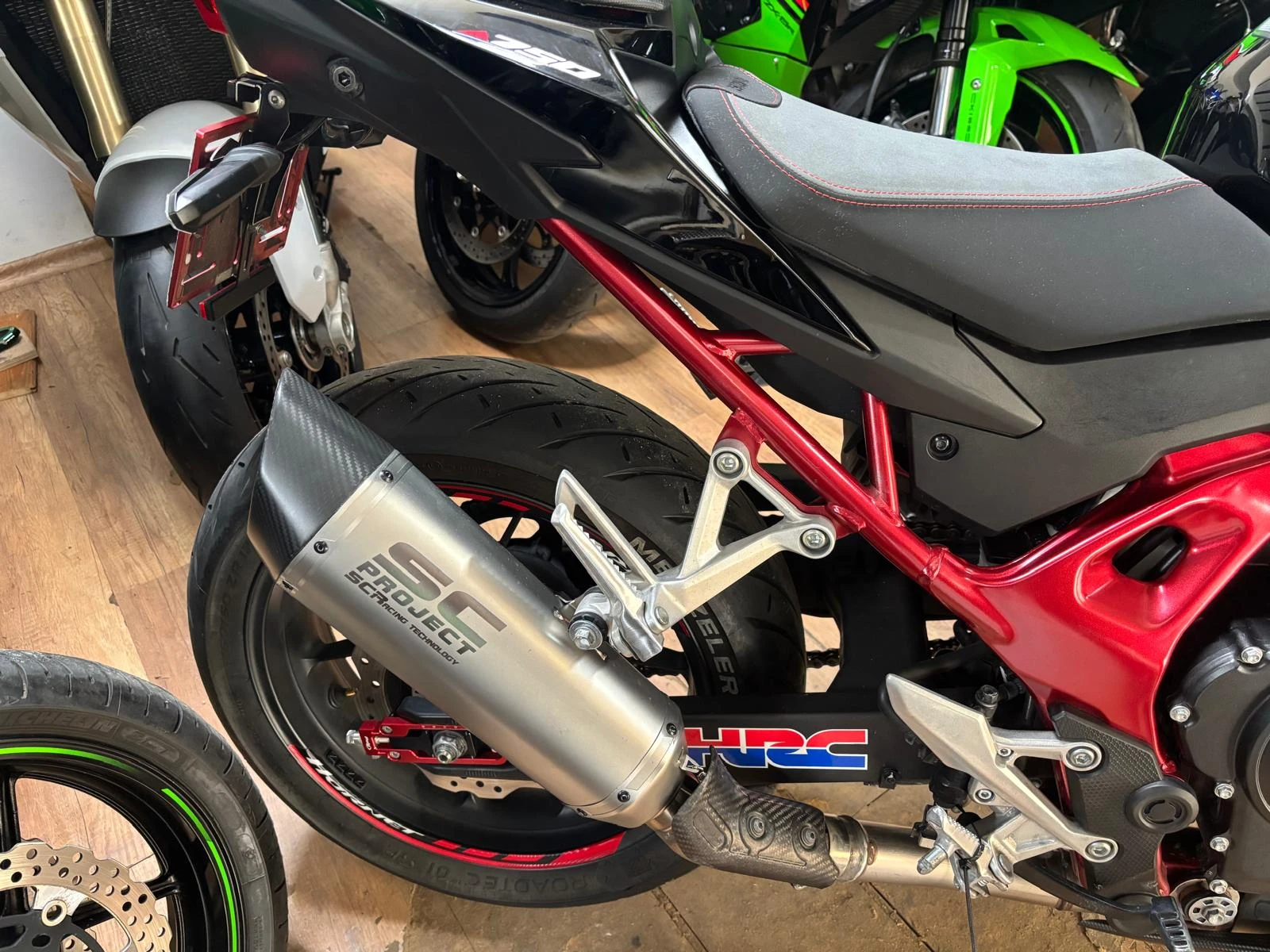 Honda Hornet 750 - изображение 6