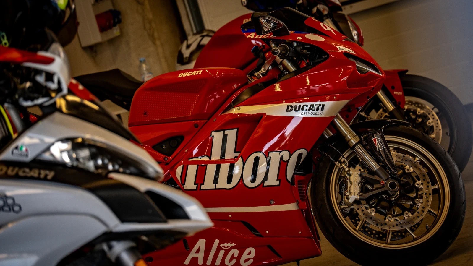 Ducati 848 Marlboro Casey Stoner Replica , снимка 6 - Мотоциклети и мототехника - 56745490