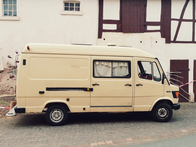 Кемпер Mercedes-Benz 310, снимка 2 - Каравани и кемпери - 51879182