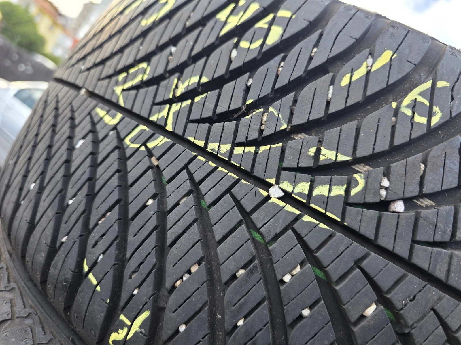 Гуми Всесезонни 215/45R16, снимка 3 - Гуми и джанти - 56664349