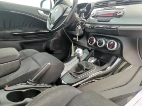 Alfa Romeo Giulietta 1.4Ti 120 ОБСЛУЖЕНА / Реални КМ / 1 СОБСТВЕНИК , снимка 14