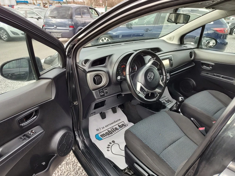 Toyota Yaris 1.0i, снимка 8 - Автомобили и джипове - 39948205