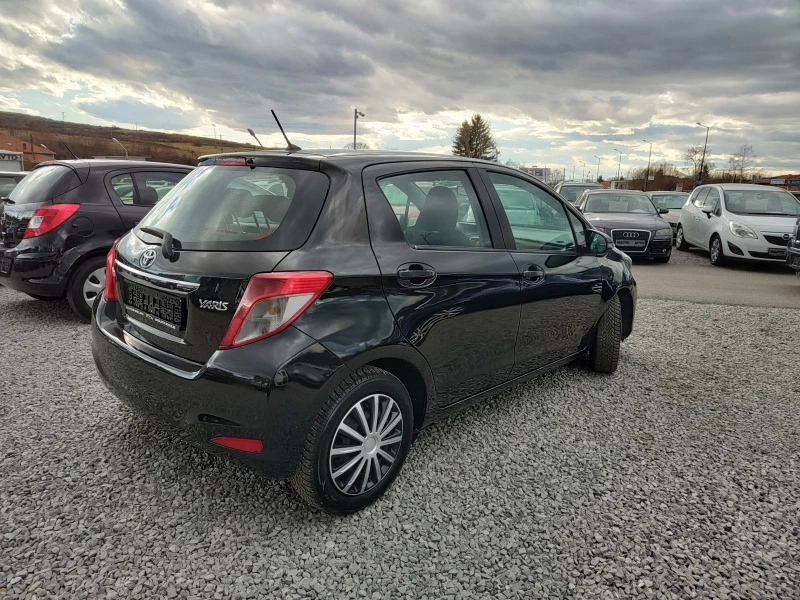 Toyota Yaris 1.0i, снимка 5 - Автомобили и джипове - 39948205