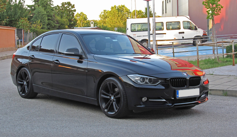 BMW 320 D, снимка 1 - Автомобили и джипове - 46389885