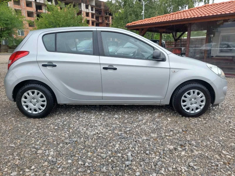 Hyundai I20 1.3i KLIMA , снимка 6 - Автомобили и джипове - 46852745