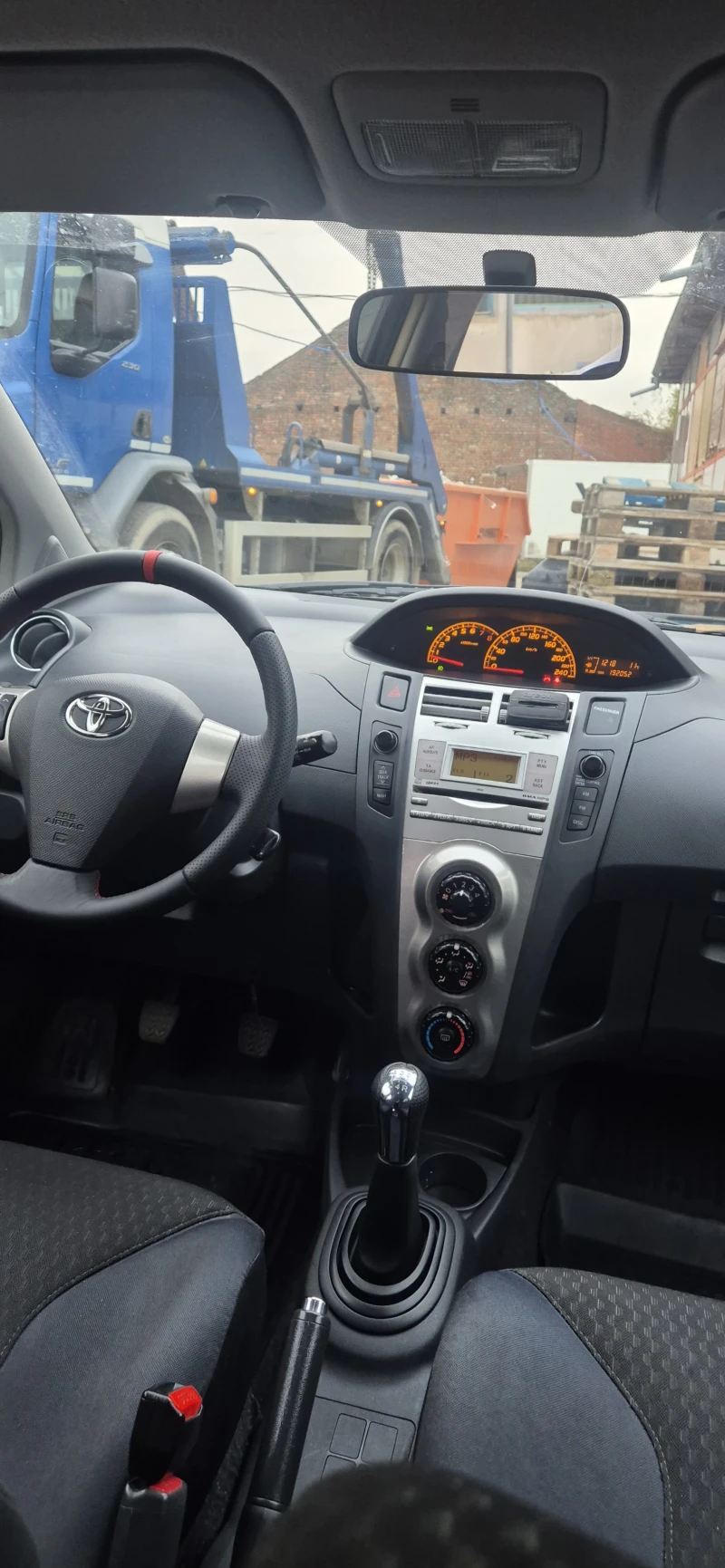 Toyota Yaris 1.8 TS, снимка 10 - Автомобили и джипове - 52858556