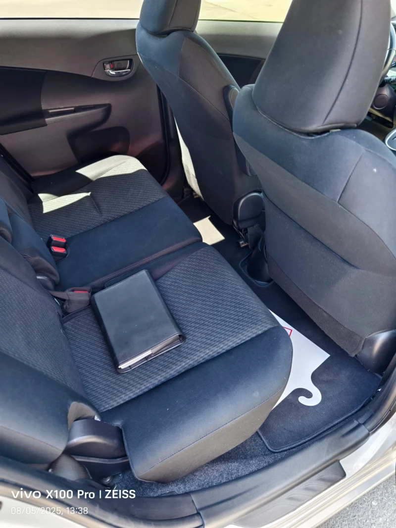 Toyota Verso S 1.33 VTI Swiss Aut , снимка 11 - Автомобили и джипове - 51309665