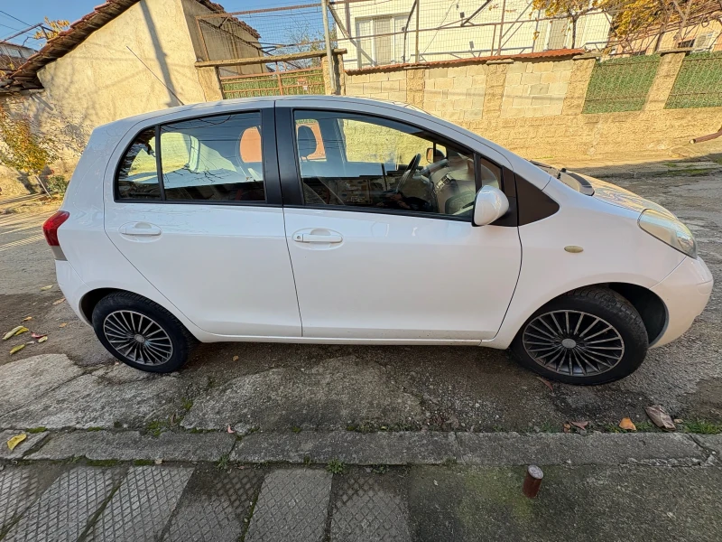 Toyota Yaris, снимка 4 - Автомобили и джипове - 52643308
