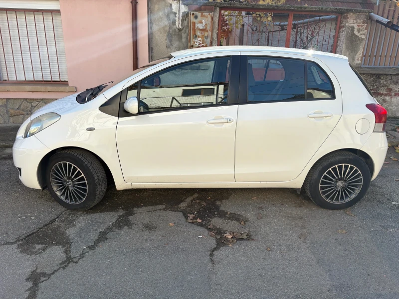 Toyota Yaris, снимка 3 - Автомобили и джипове - 52643308