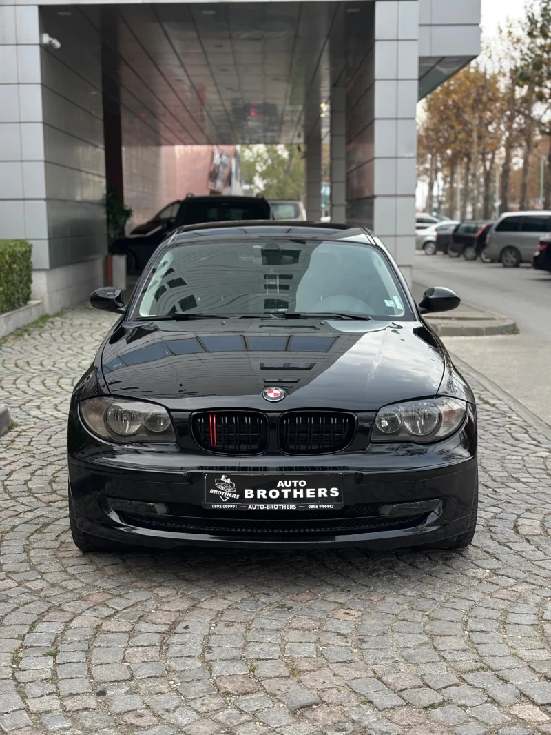 BMW 120 SHADOW LINE / AVTOMAT / CAR PLAY / KAMERA / NAVI