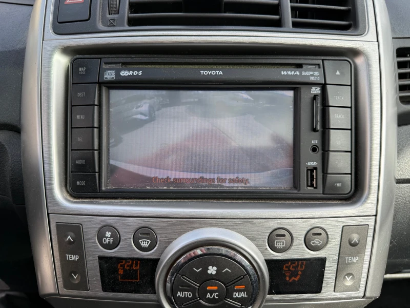 Toyota Verso 2.0 D4D, снимка 11 - Автомобили и джипове - 53495409