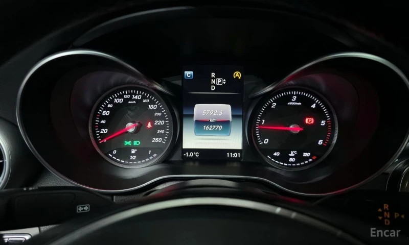 Mercedes-Benz C 220, снимка 8 - Автомобили и джипове - 53563778