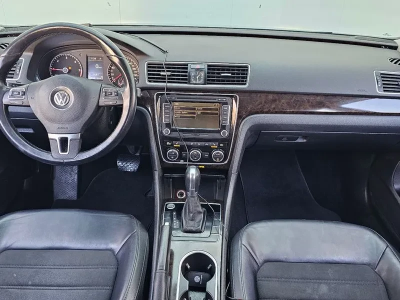 VW Passat 2.0 TDI, снимка 7 - Автомобили и джипове - 54298611