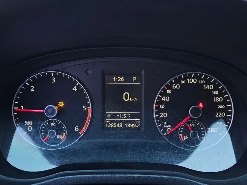 VW Passat 2.0 TDI, снимка 8 - Автомобили и джипове - 54298611