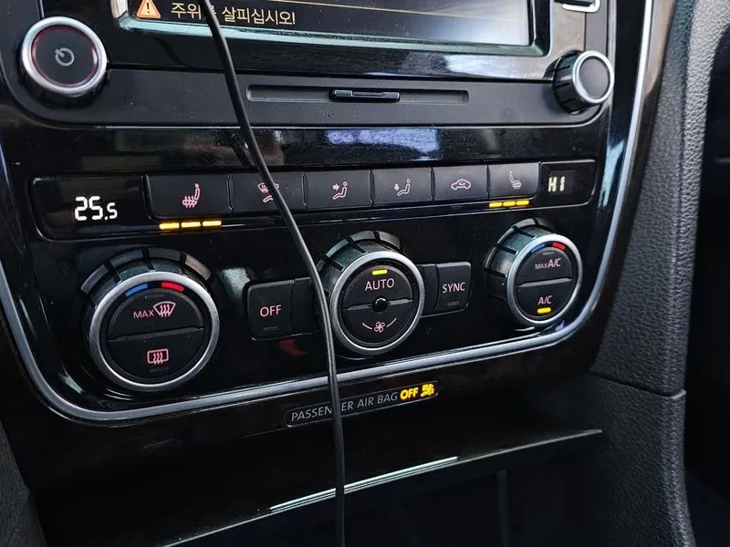 VW Passat 2.0 TDI, снимка 17 - Автомобили и джипове - 54298611