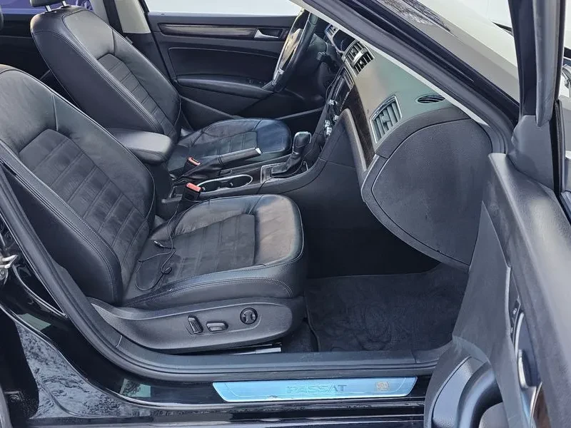 VW Passat 2.0 TDI, снимка 10 - Автомобили и джипове - 54298611